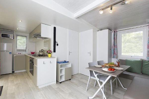 Camping Chateau De Galaure Chateauneuf-de-Galaure エクステリア 写真