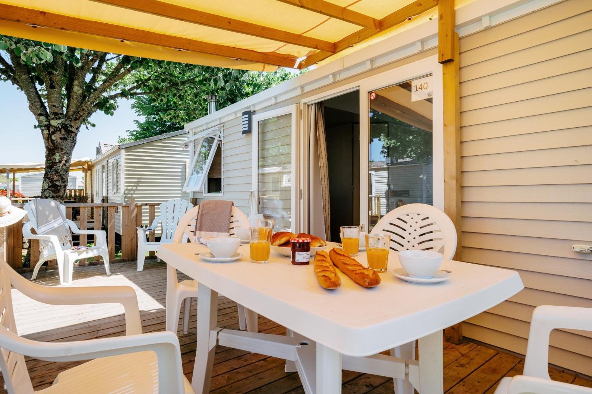 Camping Chateau De Galaure Chateauneuf-de-Galaure エクステリア 写真
