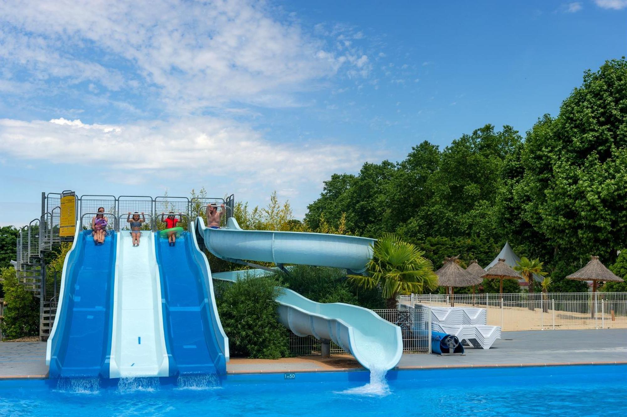 Camping Chateau De Galaure Chateauneuf-de-Galaure エクステリア 写真