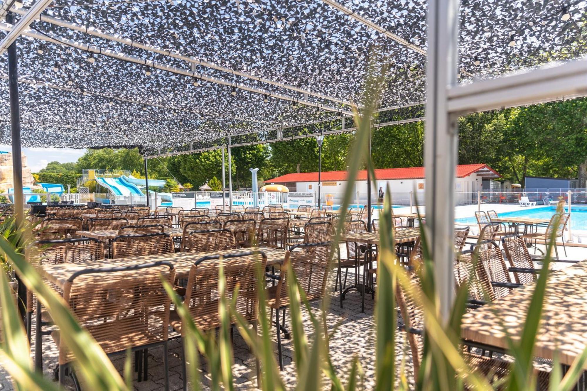 Camping Chateau De Galaure Chateauneuf-de-Galaure エクステリア 写真